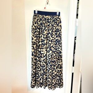 ARDEN B Leopard print women maxi skirt, sz small, navy blue animal print, flowy